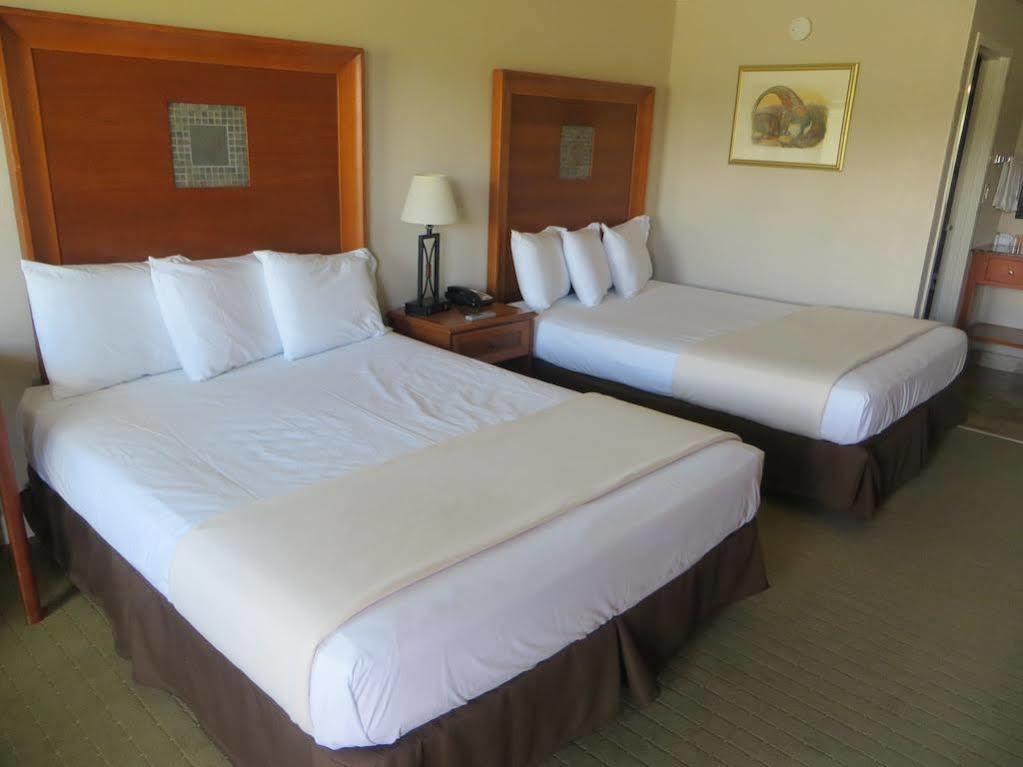 The Lodge At Russell - Russell Inn ภายนอก รูปภาพ